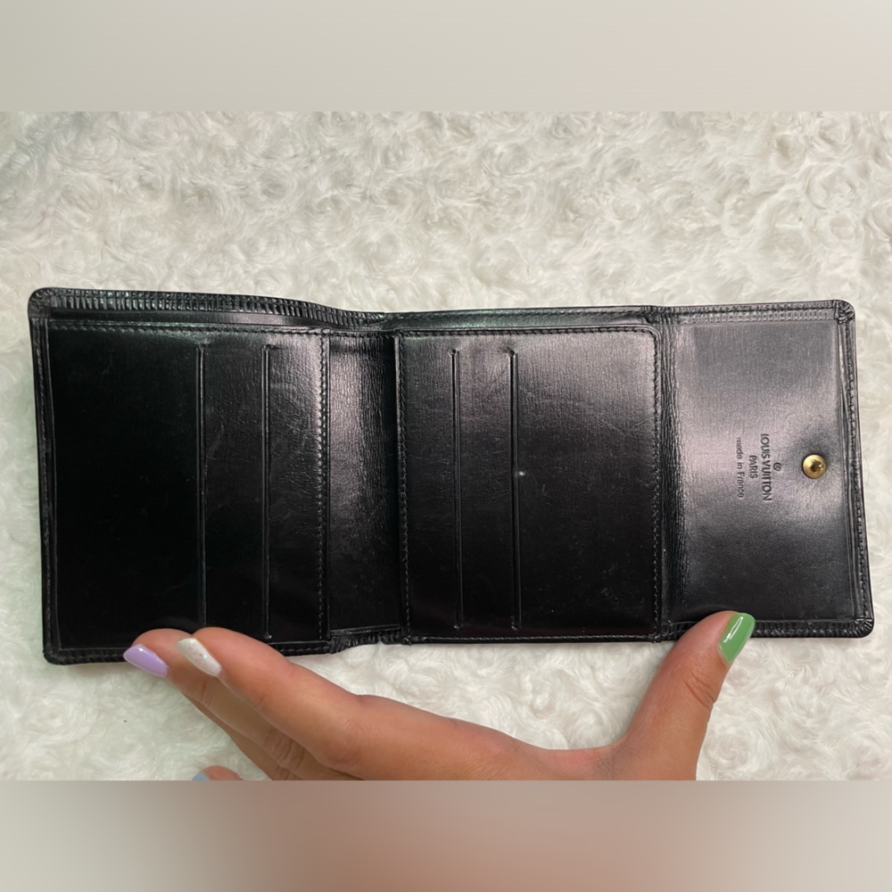 Louis Vuitton Black Epi Elise Trifold Wallet ๐ค - Picture 14 of 17